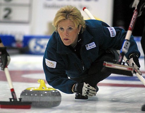 Manitoba curling legend Lois Fowler of Brandon died after a six-year battle with cancer on Thursday at age 68. (Winnipeg Free Press files)