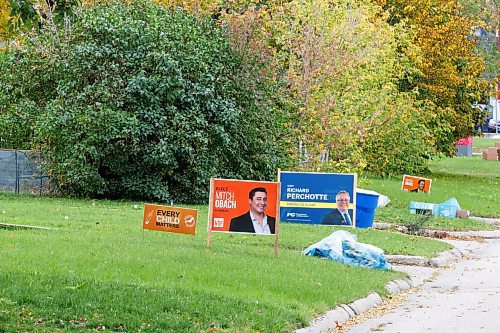 MIKE DEAL / WINNIPEG FREE PRESS
Election signs for PC&#x2019;s Richard Perchotte and NDP&#x2019;s Mitch Obach in the Selkirk riding.
See Maggie Macintosh story 
230928 - Thursday, September 28, 2023.