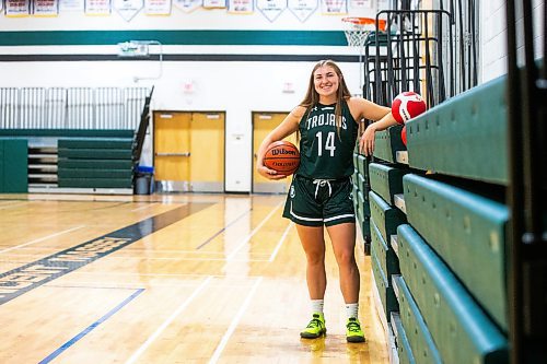 MIKAELA MACKENZIE / WINNIPEG FREE PRESS

Vincent Massey basketball, volleyball, team handball player and shot putter Paige Schatkowsky on Thursday, Sept. 28, 2023. For sports story.
Winnipeg Free Press 2023.