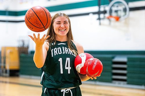 MIKAELA MACKENZIE / WINNIPEG FREE PRESS

Vincent Massey basketball, volleyball, team handball player and shot putter Paige Schatkowsky on Thursday, Sept. 28, 2023. For sports story.
Winnipeg Free Press 2023.