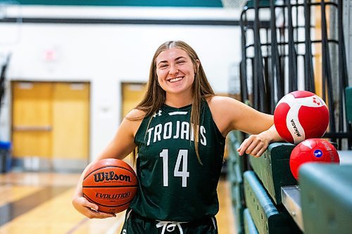 MIKAELA MACKENZIE / WINNIPEG FREE PRESS

Vincent Massey basketball, volleyball, team handball player and shot putter Paige Schatkowsky on Thursday, Sept. 28, 2023. For sports story.
Winnipeg Free Press 2023.