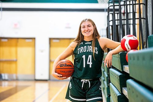 MIKAELA MACKENZIE / WINNIPEG FREE PRESS

Vincent Massey basketball, volleyball, team handball player and shot putter Paige Schatkowsky on Thursday, Sept. 28, 2023. For sports story.
Winnipeg Free Press 2023.