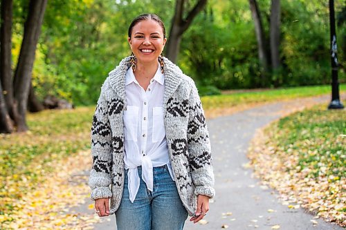 MIKAELA MACKENZIE / WINNIPEG FREE PRESS

Mary Galloway, local filmmaker, at Munson Park on Thursday, Sept. 28, 2023. Her documentary, The Cowichan Sweater, Our Knitted Legacy, is being released next week. For Randall King story.
Winnipeg Free Press 2023.