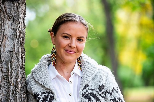 MIKAELA MACKENZIE / WINNIPEG FREE PRESS

Mary Galloway, local filmmaker, at Munson Park on Thursday, Sept. 28, 2023. Her documentary, The Cowichan Sweater, Our Knitted Legacy, is being released next week. For Randall King story.
Winnipeg Free Press 2023.