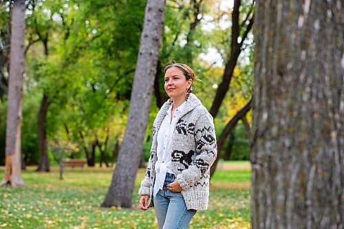 MIKAELA MACKENZIE / WINNIPEG FREE PRESS

Mary Galloway, local filmmaker, at Munson Park on Thursday, Sept. 28, 2023. Her documentary, The Cowichan Sweater, Our Knitted Legacy, is being released next week. For Randall King story.
Winnipeg Free Press 2023.