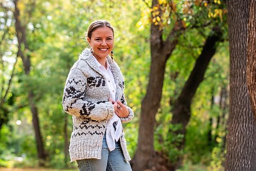 MIKAELA MACKENZIE / WINNIPEG FREE PRESS

Mary Galloway, local filmmaker, at Munson Park on Thursday, Sept. 28, 2023. Her documentary, The Cowichan Sweater, Our Knitted Legacy, is being released next week. For Randall King story.
Winnipeg Free Press 2023.