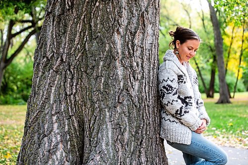 MIKAELA MACKENZIE / WINNIPEG FREE PRESS

Mary Galloway, local filmmaker, at Munson Park on Thursday, Sept. 28, 2023. Her documentary, The Cowichan Sweater, Our Knitted Legacy, is being released next week. For Randall King story.
Winnipeg Free Press 2023.