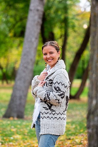 MIKAELA MACKENZIE / WINNIPEG FREE PRESS

Mary Galloway, local filmmaker, at Munson Park on Thursday, Sept. 28, 2023. Her documentary, The Cowichan Sweater, Our Knitted Legacy, is being released next week. For Randall King story.
Winnipeg Free Press 2023.