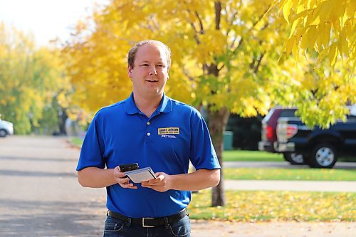 Spruce Woods Progressive Conservative candidate Grant Jackson canvasses Brandon’s North Hill on Thursday afternoon. Jackson is hoping to keep this riding blue after current MLA Cliff Cullen announced late last year that he would not seek re-election. (Kyle Darbyson/The Brandon Sun)