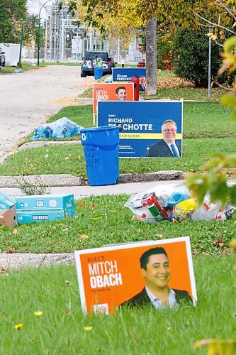 MIKE DEAL / WINNIPEG FREE PRESS
Election signs for PC&#x2019;s Richard Perchotte and NDP&#x2019;s Mitch Obach in the Selkirk riding.
See Maggie Macintosh story 
230928 - Thursday, September 28, 2023.