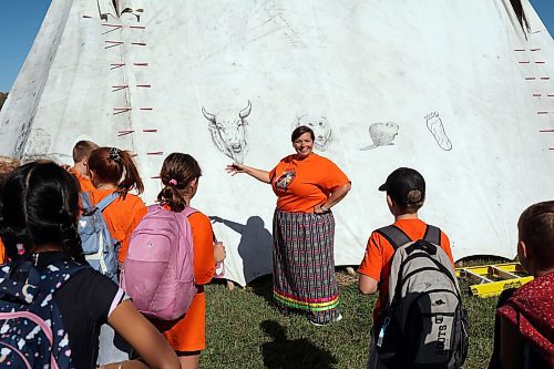 29092022
Raven Willoughby, Indigenous Education Learning Specialist for the Brandon School Division, teaches students from Wawanesa School during a third day of educational programming for westman students at Truth and Reconciliation Week 2023 at the Riverbank Discovery Centre on Friday. (Tim Smith/The Brandon Sun)