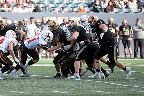 BROOK JONES / WINNIPEG FREE PRESS
The University of Manitoba Bison host the University of Calgary Dinos at IG Field in Winnipeg, Man., Sunday, Oct. 1, 2023. The Bisons earned a 34-21 victory over the Dinos.