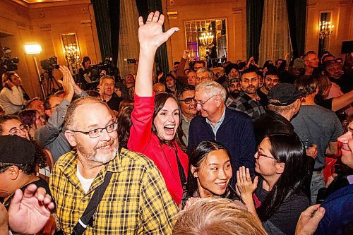 MIKAELA MACKENZIE / WINNIPEG FREE PRESS

Winning Southdale candidate Renee Cable walks into the NDP party headquarters at the Fort Garry Hotel on Tuesday, Oct. 3, 2023. For election story.
Winnipeg Free Press 2023.