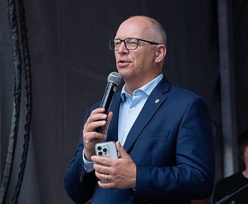 Mike Thiessen / Winnipeg Free Press 
Winnipeg Mayor Scott Gillingham addresses the attendees of the Winnipeg Chamber of Commerce&#x2019;s 150th anniversary celebration at True North Square. 230613 &#x2013; Tuesday, June 13, 2023