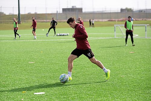 BROOK JONES / WINNIPEG FREE PRESS
Valour FC attacker Matteo de Brienne dribbling the soccer ball during the team's practice at Ralph Cantafio Soccer Complex in Winnipeg, Man., Tuesday, Oct. 3, 2023. Valour FC takes on HFX Wanderers FC at IG Field in Winnipeg, Man., Friday, Oct. 6, 2023.