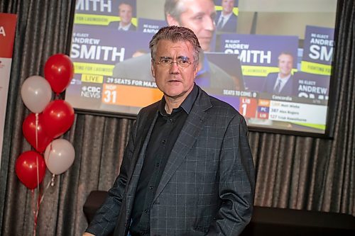 BROOK JONES / WINNIPEG FREE PRESS
Manitoba Liberal Party leader and candidate for St. Boniface Dougald Lamont speaks at election night party headquarters at the Norwood Hotel in Winnipeg, Man., Tuesday, Oct. 3, 2023. During his concession speech, Lamont announced he is stepping down as party leader. He also lost (unofficial results) his seat in St. Boniface to Manitoba NDP Party candidate Robert Loiselle.