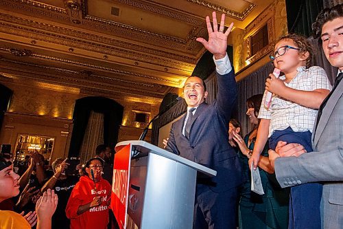 MIKAELA MACKENZIE / WINNIPEG FREE PRESS

NDP leader and new premier Wab Kinew walks into the NDP party headquarters at the Fort Garry Hotel on Tuesday, Oct. 3, 2023. For election story.
Winnipeg Free Press 2023.