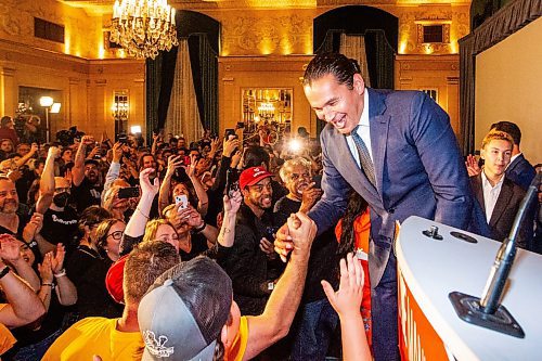 MIKAELA MACKENZIE / WINNIPEG FREE PRESS

NDP leader and new premier Wab Kinew walks into the NDP party headquarters at the Fort Garry Hotel on Tuesday, Oct. 3, 2023. For election story.
Winnipeg Free Press 2023.