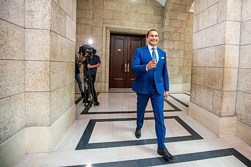 MIKAELA MACKENZIE / WINNIPEG FREE PRESS

Premier designate Wab Kinew walks out from the premier&#x573; office after meeting with outgoing premier Heather Stefanson at the Manitoba Legislative Building on Thursday, Oct. 5, 2023. For Danielle story.
Winnipeg Free Press 2023.