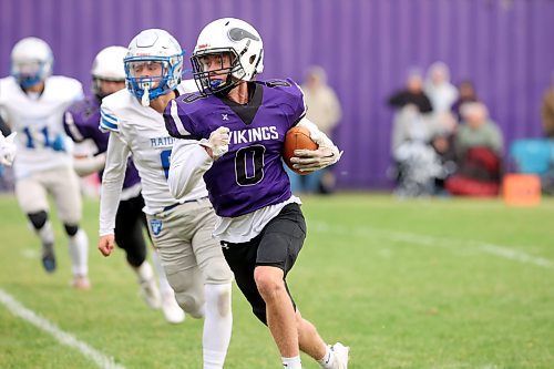 06102023
Hudson Brosseau #0 of the Vincent Massey Vikings runs the ball during high school football action against the Oak Park Raiders at VMHS on Friday afternoon. 
(Tim Smith/The Brandon Sun)
