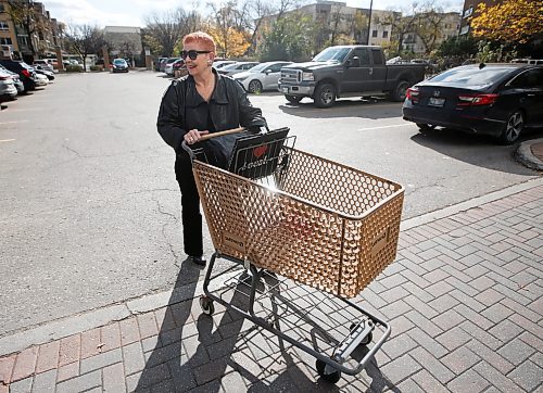 JOHN WOODS / WINNIPEG FREE PRESS
Deborah Grigaitis talks about the turkey recall on the way into an Osbourne Village grocery store Sunday, October 8, 2023. Health Canada issued a recall on Sunrise Fresh Grade &#x201c;A&#x201d; Turkey with a best before date of October 11.

Reporter: Searles