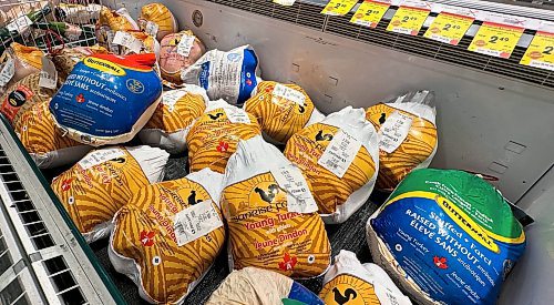 JOHN WOODS / WINNIPEG FREE PRESS
Frozen turkeys are available at an Osbourne Village grocery store Sunday, October 8, 2023. Health Canada issued a recall on Sunrise Fresh Grade &#x201c;A&#x201d; Turkey with a best before date of October 11.

Reporter: Searles