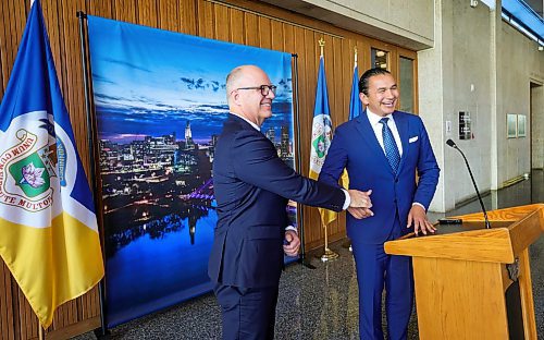 RUTH BONNEVILLE / WINNIPEG FREE PRESS
 
LOCAL - Kinew/Gillingham

Premier-Designate Wab Kinew and 
Mayor Scott Gillingham, hold press conference at City Hall following the first meeting of premier-designate and mayor Tuesday. 


 Oct 10, 2023

