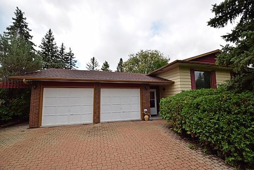 Todd Lewys / Winnipeg Free Press 
This well-maintained bi-level is perfect for a large family with its five bedrooms, efficient layout and numerous updates. 