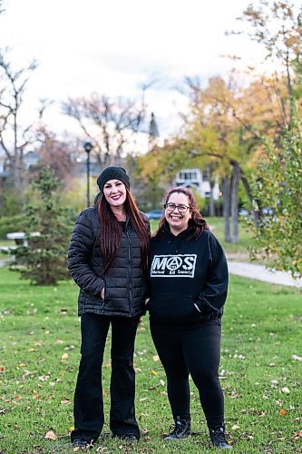 MIKAELA MACKENZIE / WINNIPEG FREE PRESS

Dana Tucker Khan (left) and Sarah Ruff, who volunteer with the Mutual Aid Society (MAS) Winnipeg, on Friday, Oct. 13, 2023. For volunteer story.
Winnipeg Free Press 2023.