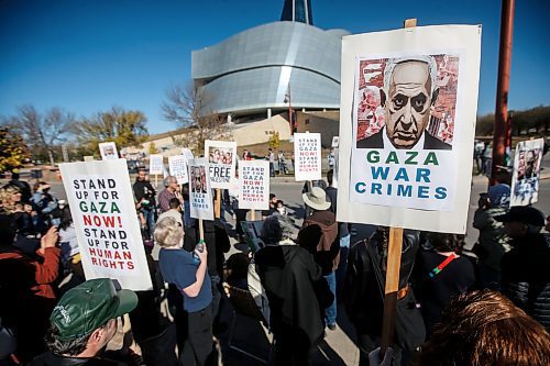 JOHN WOODS / WINNIPEG FREE PRESS
People gather to protest the war with Israel at the Human Rights Museum in Winnipeg Sunday, October 15, 2023. 

Reporter: searle