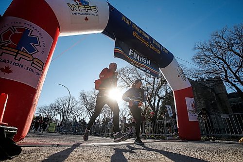 JOHN WOODS / WINNIPEG FREE PRESS
People finish the WFPS Run in Winnipeg Sunday, October 15, 2023. 

Reporter: standup