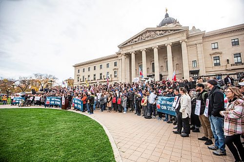 MIKAELA MACKENZIE / WINNIPEG FREE PRESS

MGEU president Kyle Ross speaks at an MPI rally at the Manitoba Legislative Building on Tuesday, Oct. 17, 2023. For Malak story.
Winnipeg Free Press 2023.