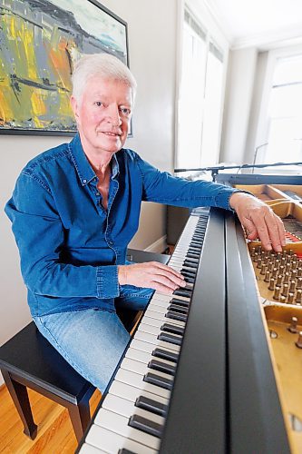 MIKE DEAL / WINNIPEG FREE PRESS
Doug Edmond a Winnipeg singer songwriter who is also a retired school superintendent and has been diagnosed with Parkinson’s.
See Alan Small story
231017 - Tuesday, October 17, 2023.