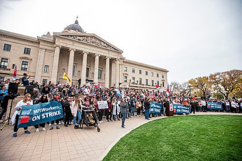 MIKAELA MACKENZIE / WINNIPEG FREE PRESS

Striking MPI employees rally at the Manitoba Legislative Building on Tuesday, Oct. 17, 2023. For Malak story.
Winnipeg Free Press 2023.