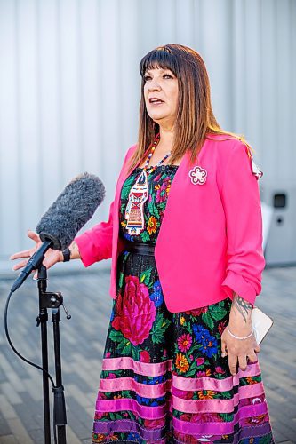 MIKE DEAL / WINNIPEG FREE PRESS
Bernadette Smith speaks to the media after being sworn-in as the Minister of Housing, Addictions and Homelessness and Minister responsible for Mental Health.
Manitoba NDP Leader Wab Kinew was sworn in Wednesday as the province&#x2019;s 25th premier in a ceremony filled with Indigenous culture and traditions.
The Fort Rouge MLA became the first First Nations premier of a Canadian province after taking the oath of office from Lt.-Gov. Anita Neville in front of an invitation-only crowd at The Leaf horticultural exhibit in Assiniboine Park.
231018 - Wednesday, October 18, 2023.