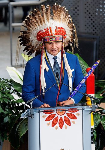 MIKE DEAL / WINNIPEG FREE PRESS
Manitoba NDP Leader Wab Kinew was sworn in Wednesday as the province&#x2019;s 25th premier in a ceremony filled with Indigenous culture and traditions.
The Fort Rouge MLA became the first First Nations premier of a Canadian province after taking the oath of office from Lt.-Gov. Anita Neville in front of an invitation-only crowd at The Leaf horticultural exhibit in Assiniboine Park.
231018 - Wednesday, October 18, 2023.