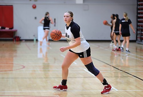 RUTH BONNEVILLE / WINNIPEG FREE PRESS

Sports - Basketb

U of W women's basketball practice at Duckworth Centre Wednesday. 

Photo of Carmen Hiebert at practice.  



October 18th, 2023