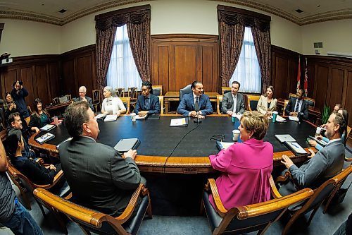 MIKE DEAL / WINNIPEG FREE PRESS
Premier Wab Kinew meets with members of the executive council for their first cabinet meeting at the Manitoba Legislative building Thursday morning.
231019 - Thursday, October 19, 2023.