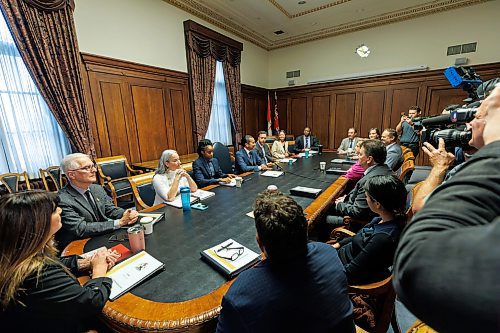 MIKE DEAL / WINNIPEG FREE PRESS
Premier Wab Kinew meets with members of the executive council for their first cabinet meeting at the Manitoba Legislative building Thursday morning.
231019 - Thursday, October 19, 2023.