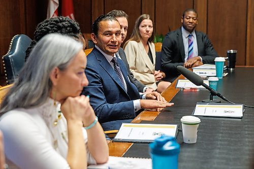 MIKE DEAL / WINNIPEG FREE PRESS
Premier Wab Kinew meets with members of the executive council for their first cabinet meeting at the Manitoba Legislative building Thursday morning.
231019 - Thursday, October 19, 2023.