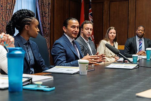 MIKE DEAL / WINNIPEG FREE PRESS
Premier Wab Kinew meets with members of the executive council for their first cabinet meeting at the Manitoba Legislative building Thursday morning.
231019 - Thursday, October 19, 2023.