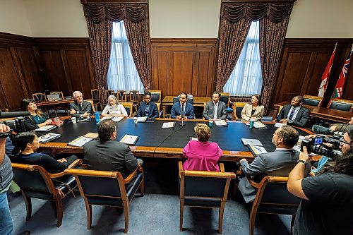 MIKE DEAL / WINNIPEG FREE PRESS
Premier Wab Kinew meets with members of the executive council for their first cabinet meeting at the Manitoba Legislative building Thursday morning.
231019 - Thursday, October 19, 2023.