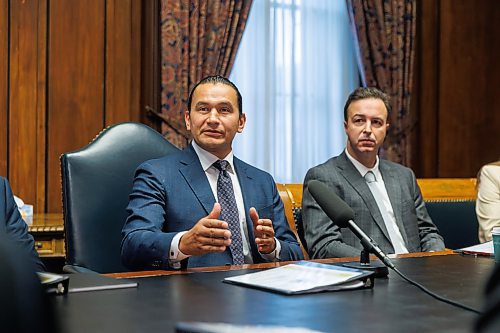 MIKE DEAL / WINNIPEG FREE PRESS
Premier Wab Kinew meets with members of the executive council for their first cabinet meeting at the Manitoba Legislative building Thursday morning.
231019 - Thursday, October 19, 2023.