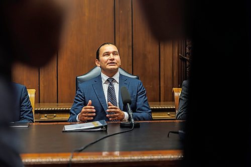 MIKE DEAL / WINNIPEG FREE PRESS
Premier Wab Kinew meets with members of the executive council for their first cabinet meeting at the Manitoba Legislative building Thursday morning.
231019 - Thursday, October 19, 2023.