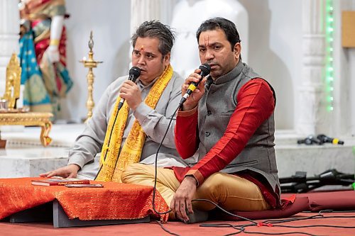 BROOK JONES / WINNIPEG FREE PRESS
Members of the Hindu community gather on the fourth day of the Sharadiya Navratri Festival, which celebrates the nine forms of the Hindu Goddess Durga at the Hindu Temple and Dr. Raj Pandey Cultrual Centre in Winnipeg, Man., Wednesday, Oct. 18, 2023. Pictured: Pandit Shrikant Sharma (right) and Pandit Vimlesh Jha, who are priests with the Hindu Society of Manitoba, lead the celebration honouring the Goddess Dugar, who is in the form of Kushmanda on the fourth day of the festival.