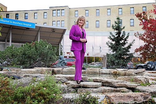 RUTH BONNEVILLE / WINNIPEG FREE PRESS

 intersection - Country Singer Cindi Cain 

Portraits of singer Cindi Cain outside St. Boniface Hospital where she volunteers her time singing to patients.  

What: This is for an Intersection piece on Cindi, a decorated country singer who's been in the biz for decades, who now volunteers her time singing to patients in the palliative care unit at St B Hospital 


October 17th, 2023