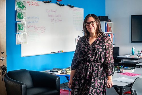 MIKAELA MACKENZIE / WINNIPEG FREE PRESS

Victoria Fisher, executive director, in the school area at Shawenim Abinoojii&#x573; new office on 865 Main Street (the former Neechie Commons) on Friday, Oct. 20, 2023. For Josh story.
Winnipeg Free Press 2023.