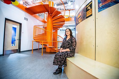 MIKAELA MACKENZIE / WINNIPEG FREE PRESS

Victoria Fisher, executive director, at Shawenim Abinoojii&#x573; new office on 865 Main Street (the former Neechie Commons) on Friday, Oct. 20, 2023. For Josh story.
Winnipeg Free Press 2023.