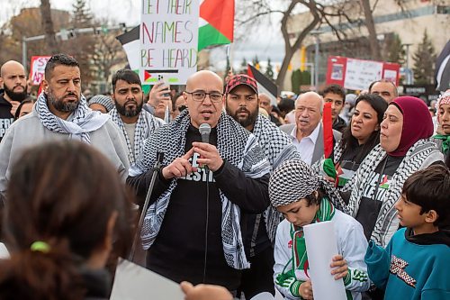 BROOK JONES / WINNIPEG FREE PRESS
Hundreds of people gathering for the All Out For Palestine rally at Memorial Park in Winnipeg, Man.., Saturday, Oct. 21, 2023. Pictured: Canadian Palestinian Association of Manitoba President Ramsey Zeid. The event also included a march down Broadway Avenue and Main Street as the rally continued at intersection of Portage Avenue and Main Street.