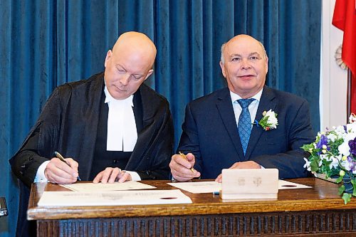 MIKE DEAL / WINNIPEG FREE PRESS
Rick Wowchuk is sworn in, with officiating being done by Rick Yarish, Deputy Clerk at Manitoba Legislative Assembly.
PC Leader Heather Stefanson, PC Caucus Chair Ron Schuler and all other 20 PC MLA-elects attend Room 200 in the Manitoba Legislative building for the swearing in ceremony for PC MLAs.
231023 - Monday, October 23, 2023.